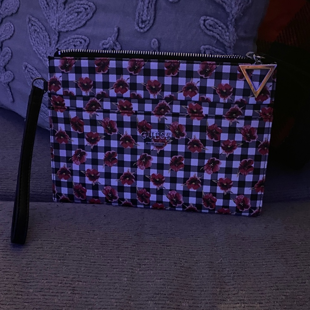 GUESS NWOT Black and Red Floral Pattern Clutch